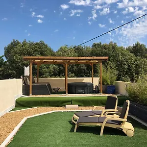 Hébergement de vacances Entièrement Rénové Au Calme Sur Le Thème De La Terre, Carpentras